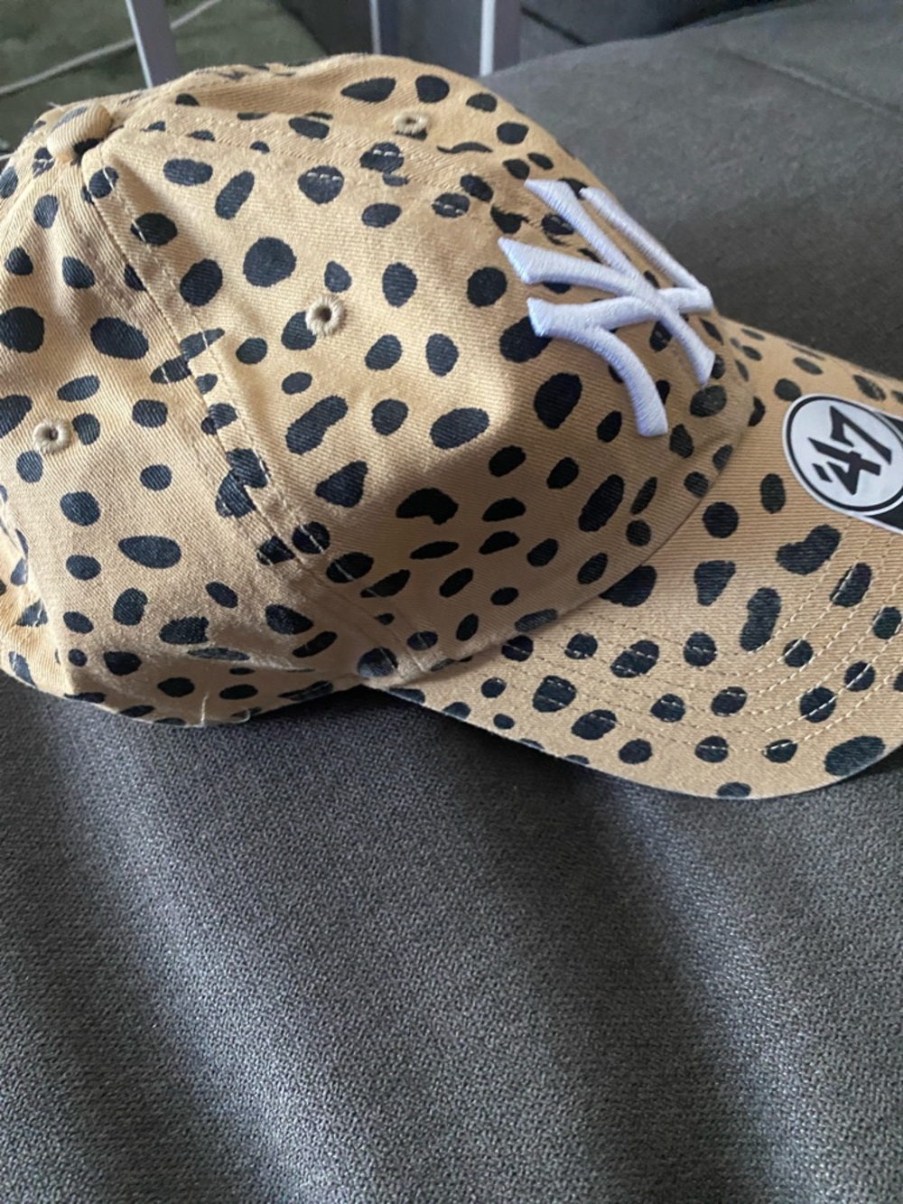🆕⚾️NY Yankees ‘47 Women's Cheetah🐆Clean Up Adjustable Hat - Tan - Picture 3 of 8